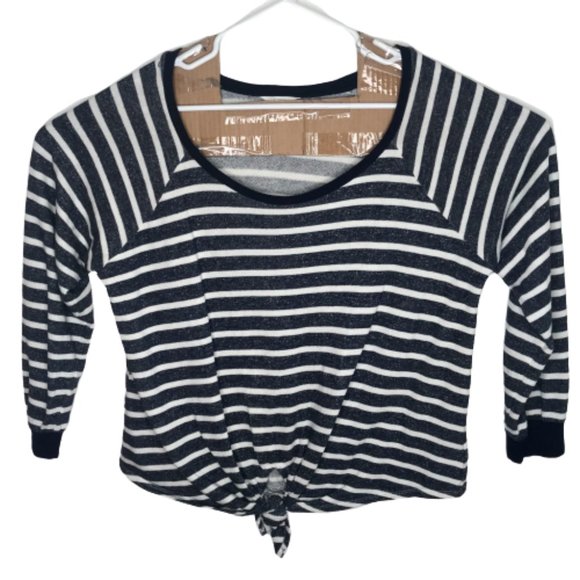 Caslon Tops - Caslon Tie Front Hem 3/4 Sleeve Crop Top Scoop